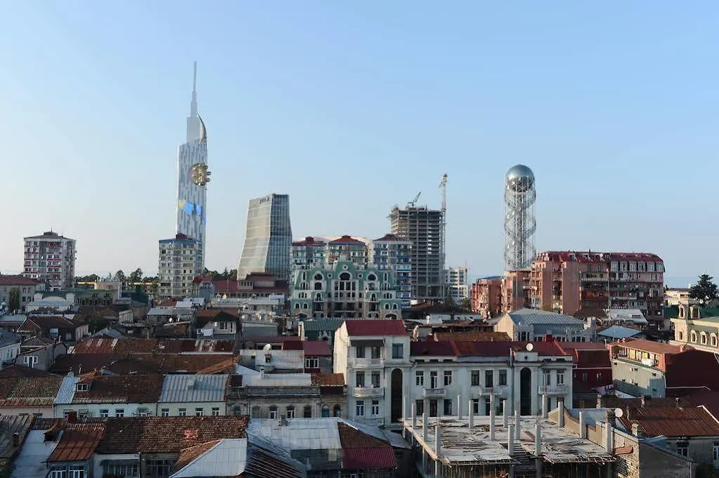 Hotel Piazza Four Colours Batumi 4*,