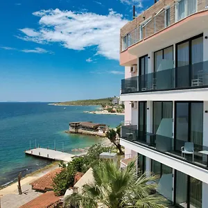 https://hotel-piccolino-sarande.albaniahotels.org