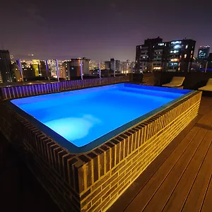 Alex 4*, Caracas Venezuela