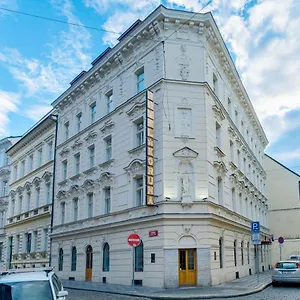 https://koruna-prague.praguehotelsweb.com