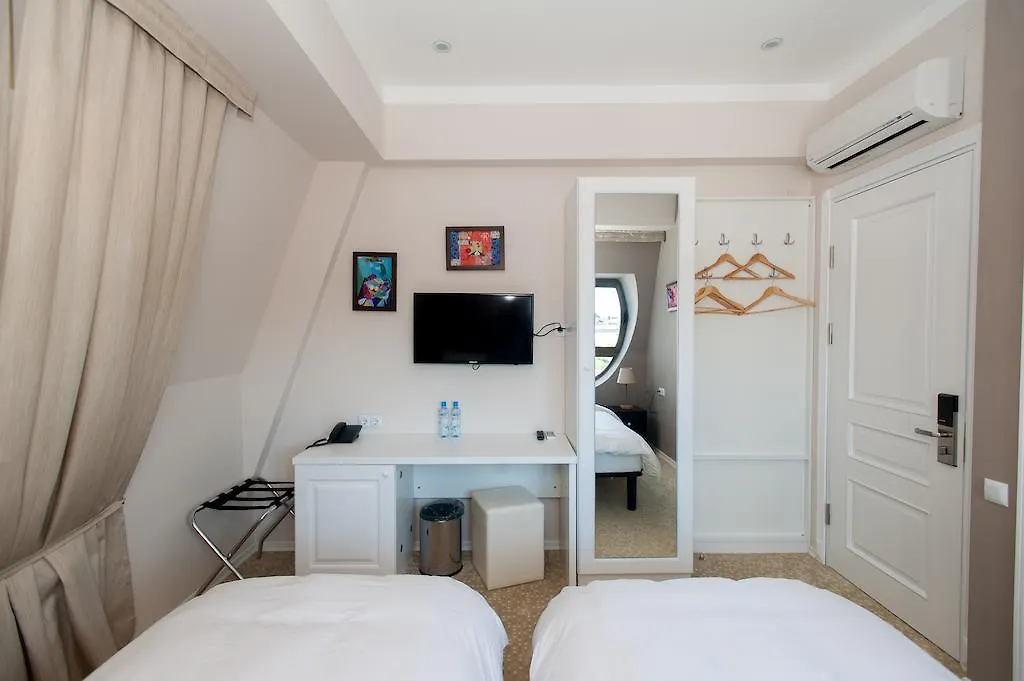 Hotel Piazza Four Colours Batumi